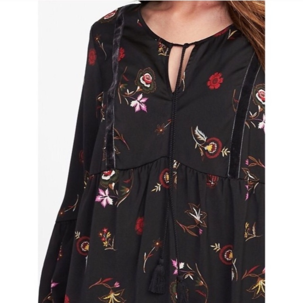 ✨3/$25✨ Old Navy Floral Peasant Top
